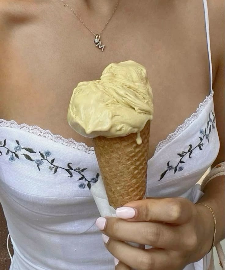 Feminine embodiment—four flavours of femininity